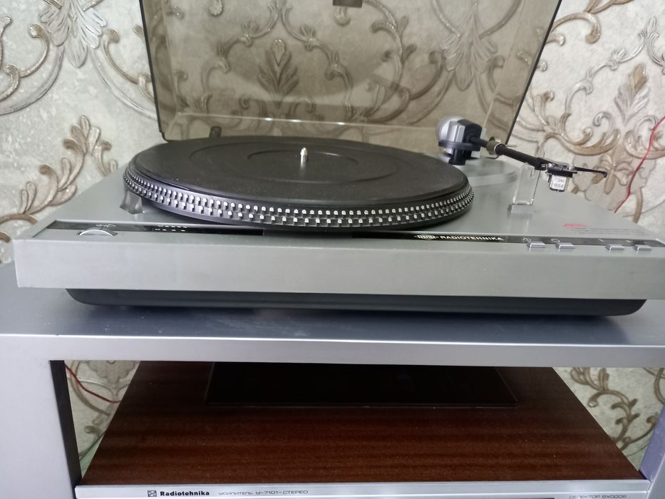 Продам проигрыватель пластинок и усилитель Radiotehnika ц-7101-стерио