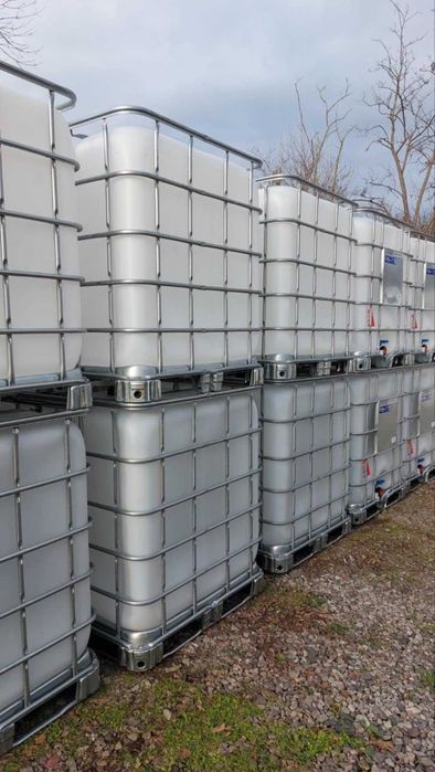 Резервоар със решетка 1Тон със желязно пале пластмасови решетки