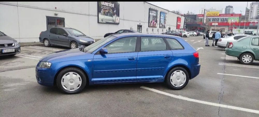 Vând Audi A3 2.0 TDI ,un singur ax,6+1 trepte.