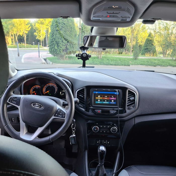 Lada X-Ray Cross 2020 год в отличном состоянии с минимальным пробегом