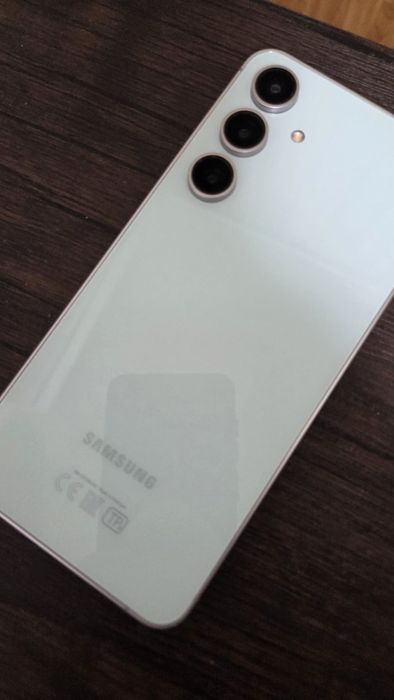 Продам Samsung s24 fe, 256gb