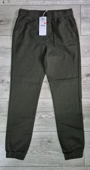 Pantaloni noi Sinsay mărimea 152