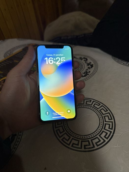 Продам Айфон Х память 64гб