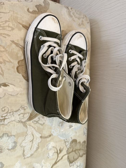 Продам конверсы