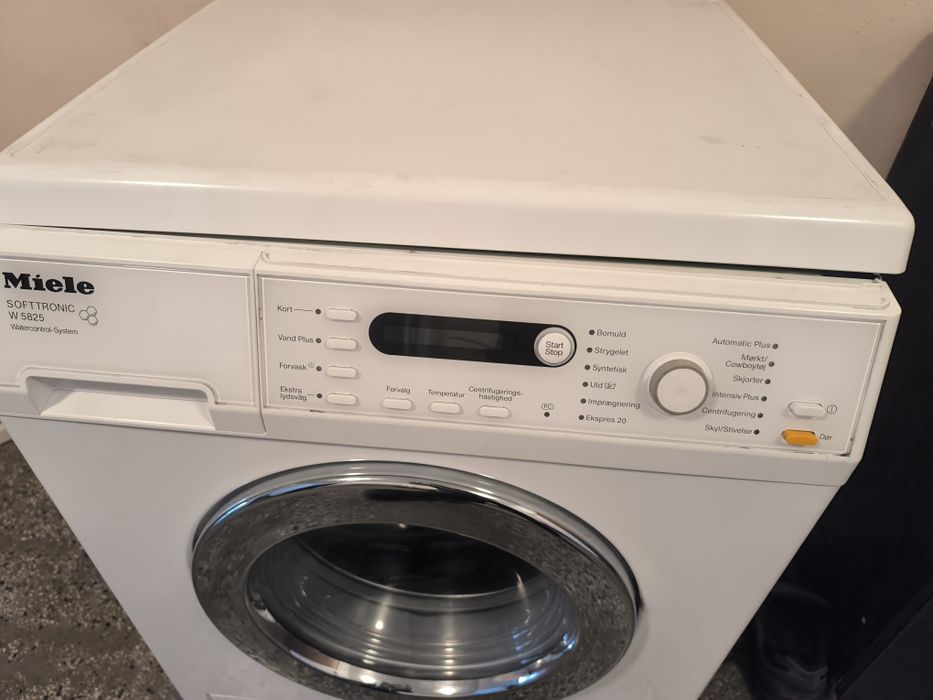 Пералня Miele на части