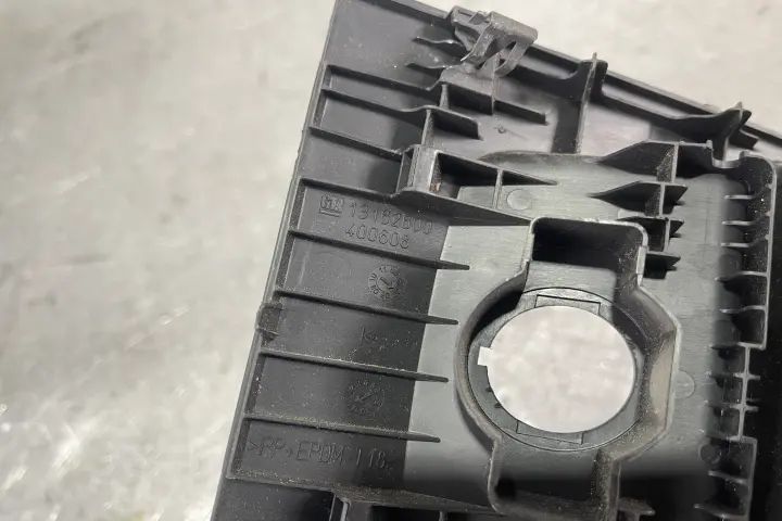 Consola centrala ornament trim cotiera 13162600 Opel Zafira 2007