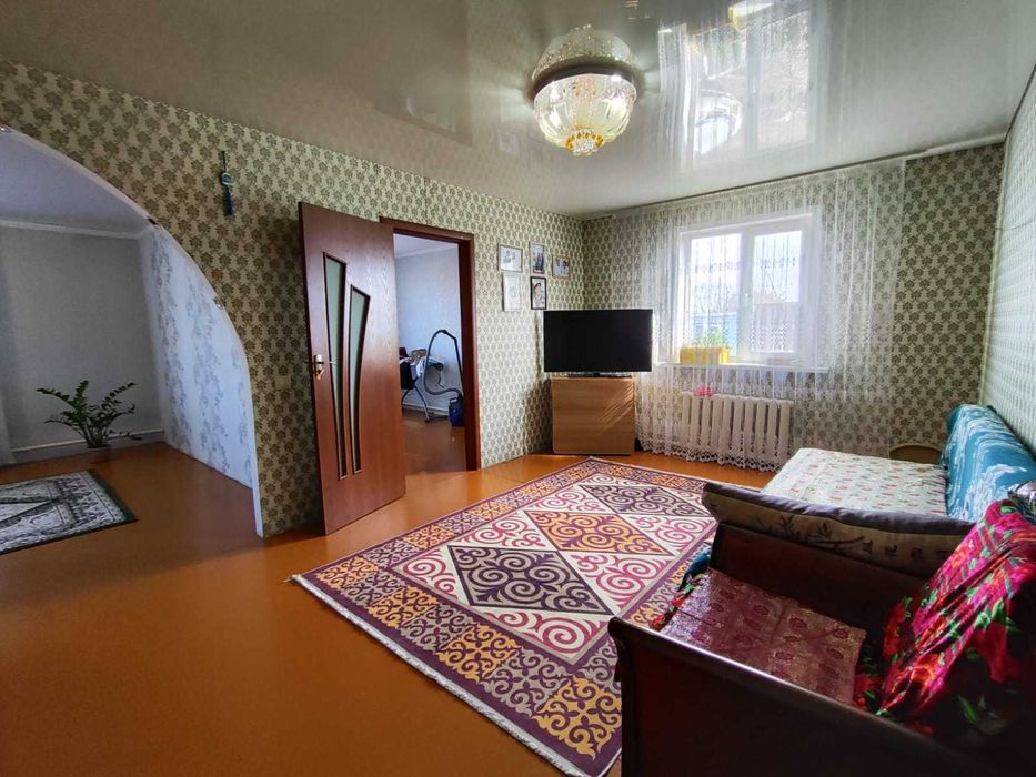 4 комнатный дом, в Рабочем поселке.