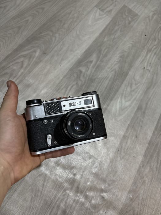 два фотоаппарата ФЭД-5
