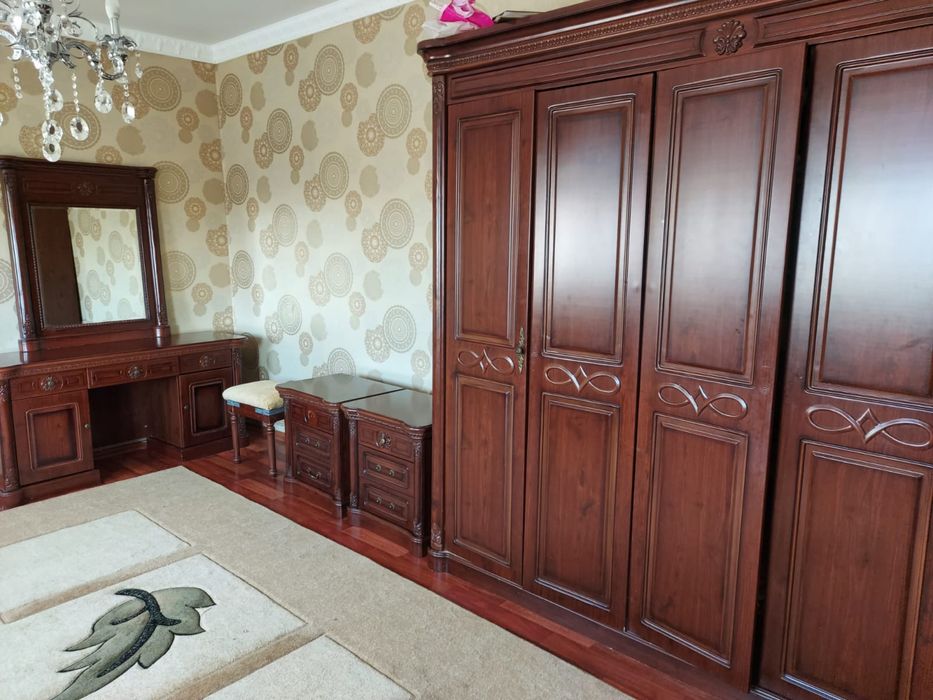 Комод айнасымен, 2 тумбочка