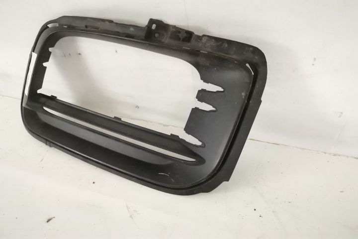 Ornament Grila Proiector Laterala Stanga Originala In Stare Buna  Pors