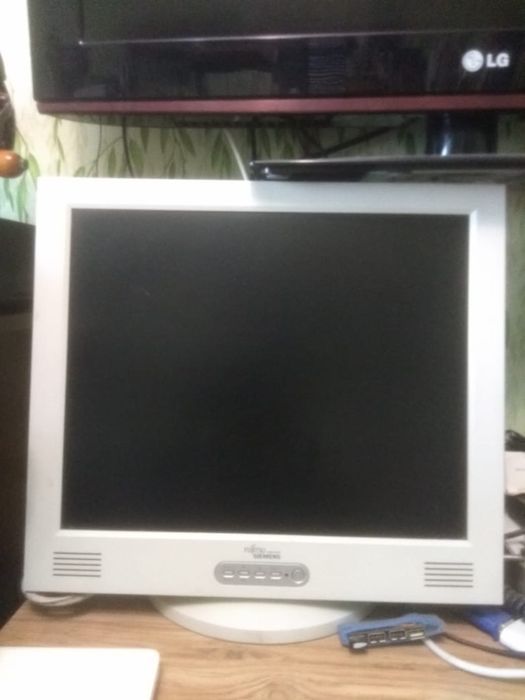 Продам маниторы.