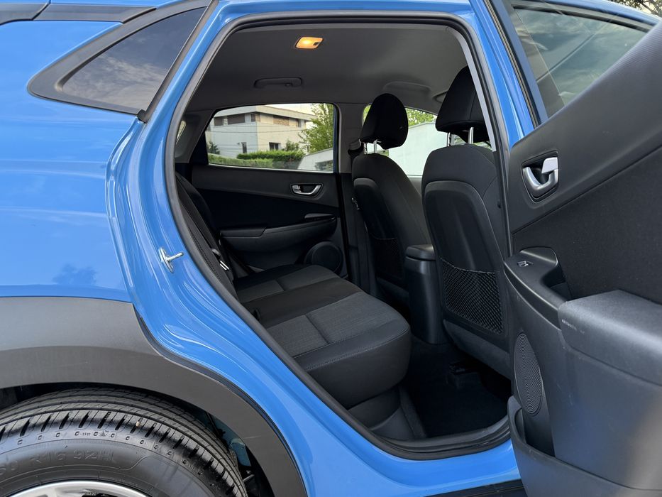 Hyundai Kona Modelul Full HIGH-WAY  1.0 Benzina Turbo 120 Cp Garantie Valabila Ceasuri digitale