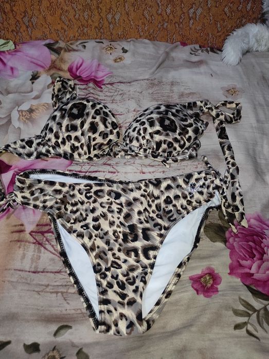 Продам купальники очень красивые