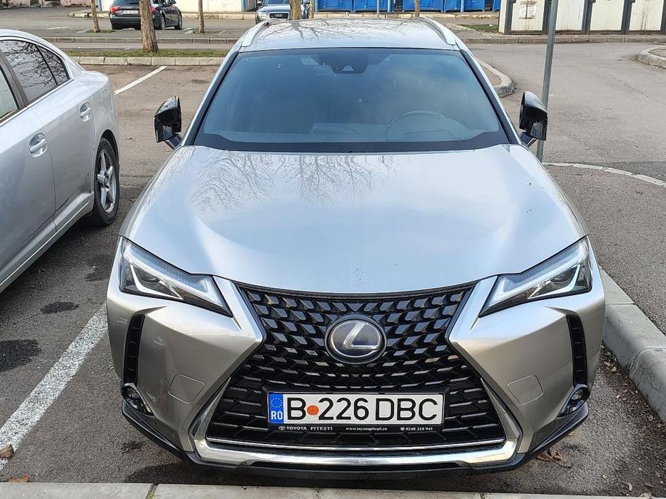 Lexus UX Al doilea proprietar, primul in Romania. Stare perfecta.Baterie  noua.