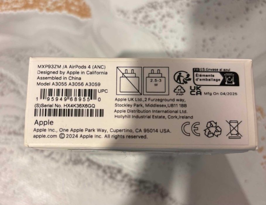 Apple AirPods 4 с активно шумопотискане (ANC)