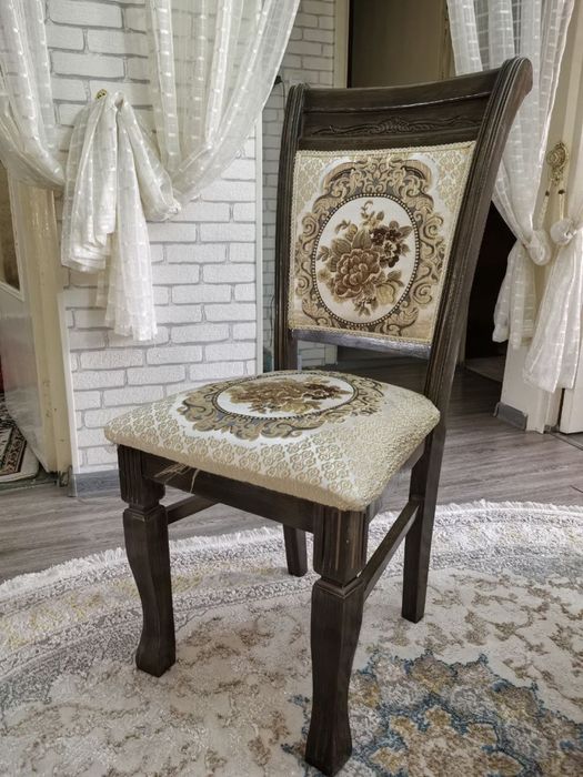 Срочно продается стол и стул комплект 12 kishilik