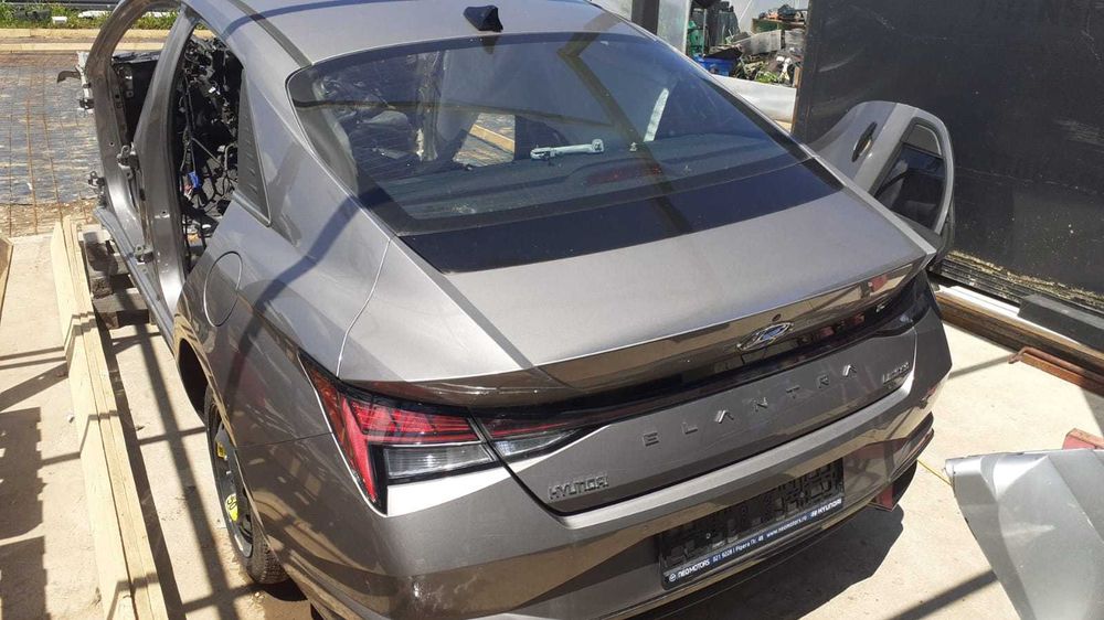 Broasca Hyundai Elantra CN7