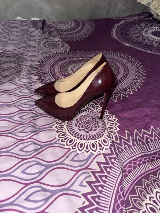 Продам туфли женкие Valentino