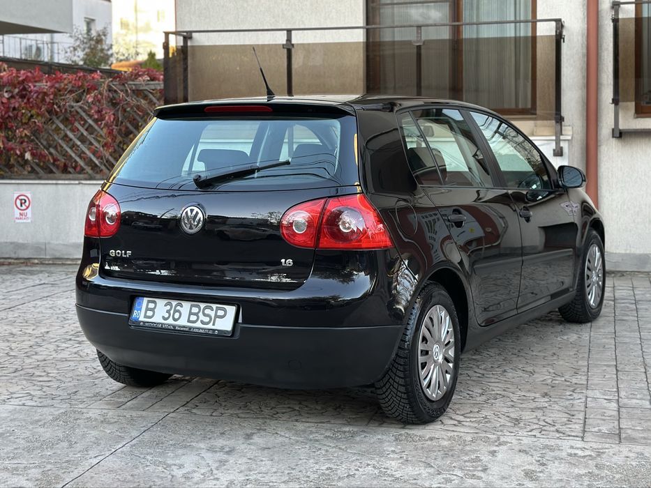 Volkswagen Golf 5 2008 1.6 MPI 102 CP