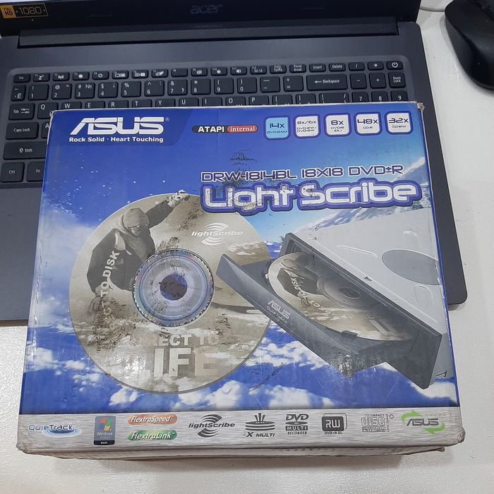Оптический привод ASUS DRW-1814BL.