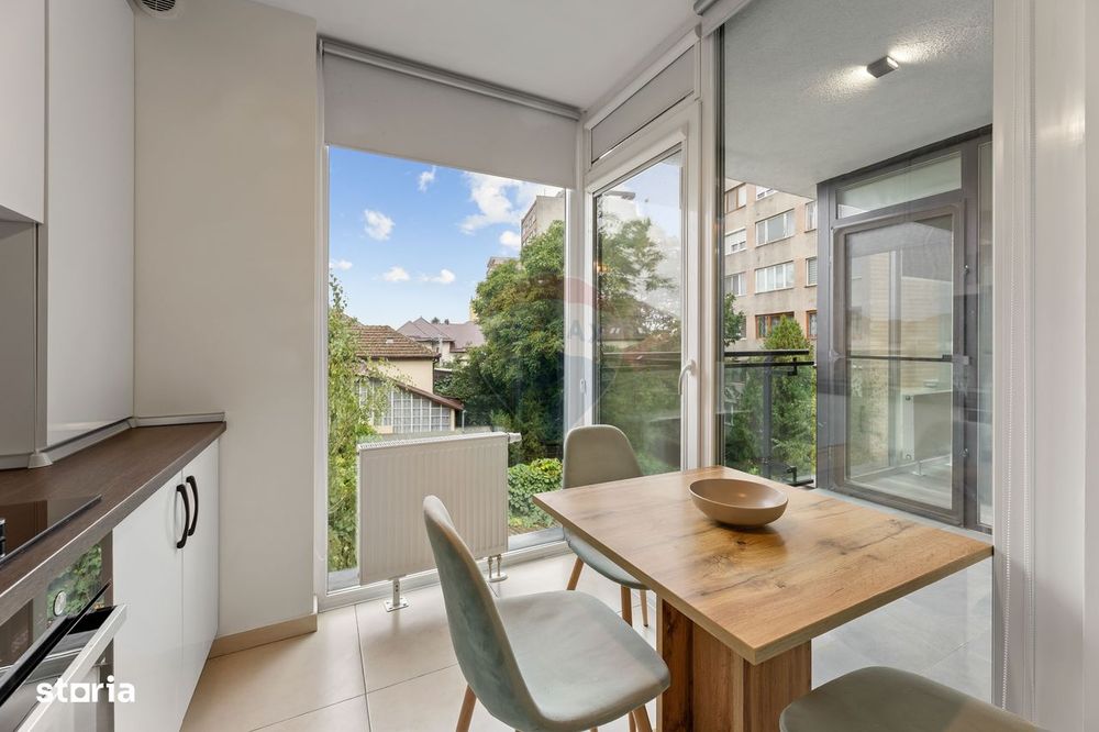 Apartament cu 3 camere + terasa de închiriat la Bourgeois Residence