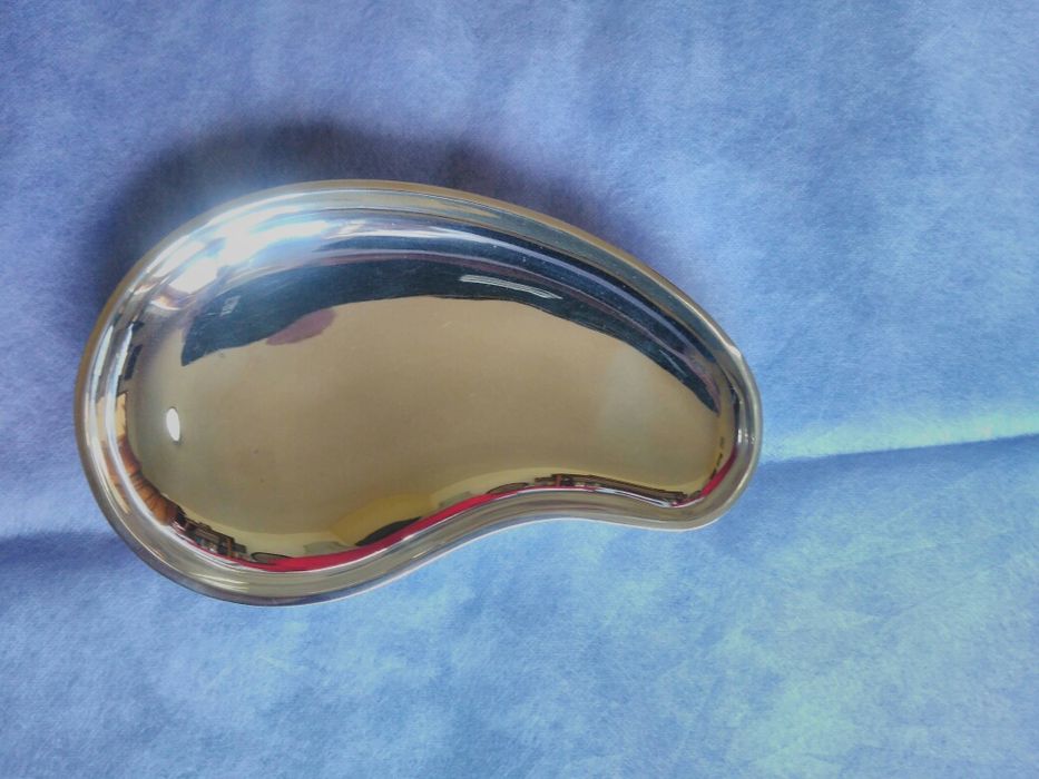 Продавам антикварна сребърна чиния Уникат