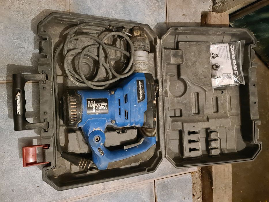 Продавам  къртач