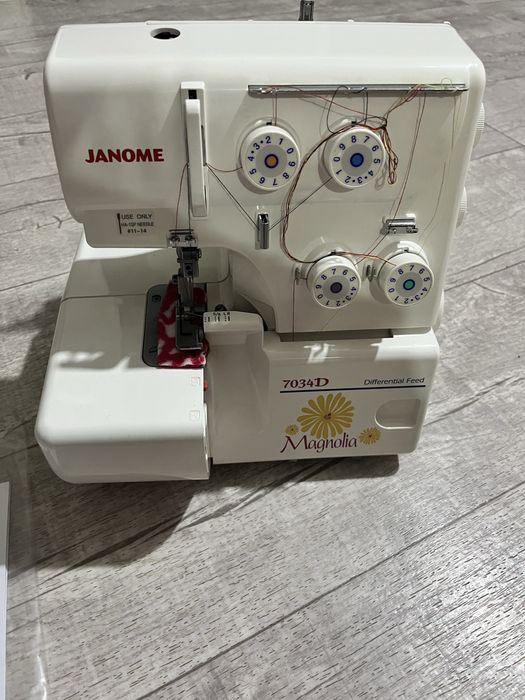 Продам оверлок Janome Magnolia 7034D