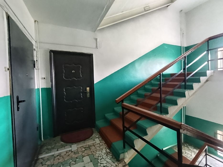 2хкомн кв в 12 мкр,7д, 3 эт