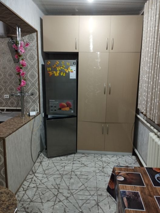 Продам 4мк4 этаж Евроремонт 2-комнатную квартиру