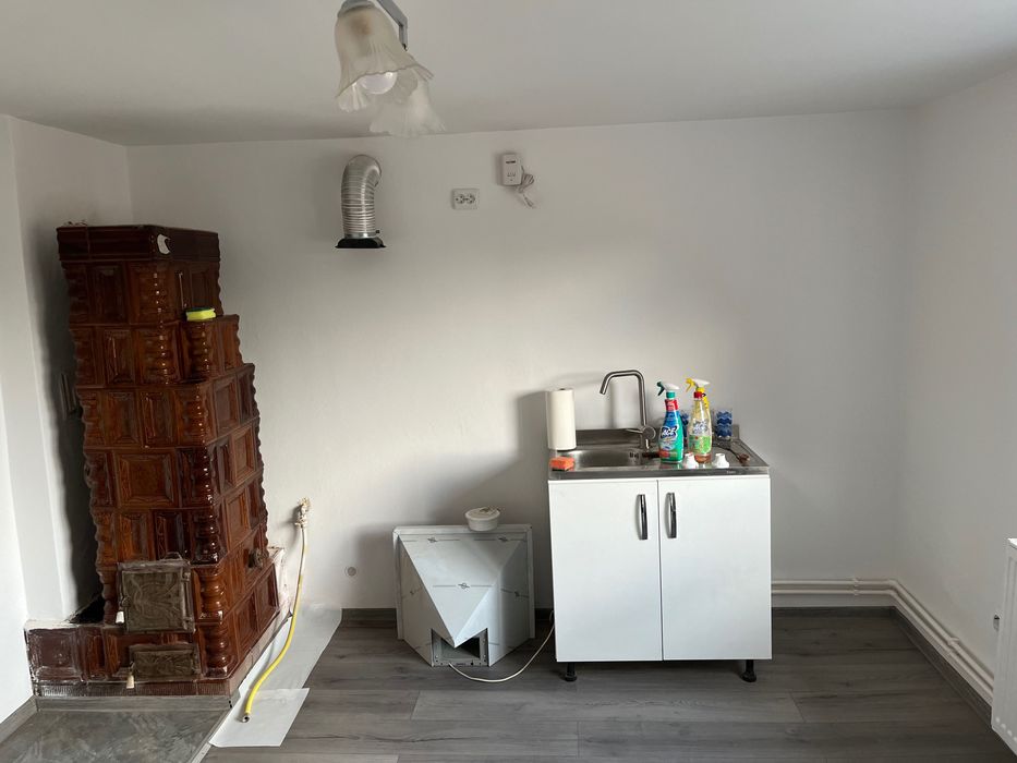 Casa nou renovata in Tg Jiu cu 1427 mp curte si gradina