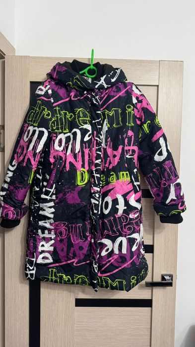 Продам зимнюю куртку на девочку 9-11 лет, б/у в отличном состоянии