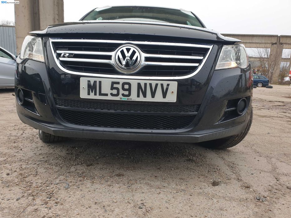 Bara Spoiler Fata cu Grila cu Emblema si Grile Proiectoare Volkswagen Tiguan NFL Non Facelift 2007 - 2011 Culoare LC9X [K0992] [K0989]