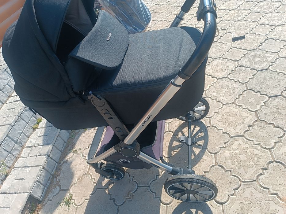 Продам коляску детскую как новая