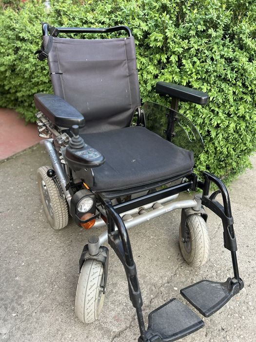 Carut electric pentru varstnici sau persoane cu mobilitate redusa