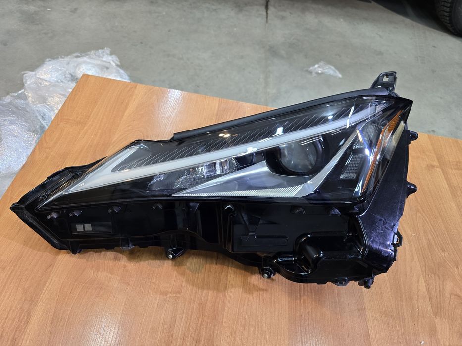 Фара левая lexus ux 2020