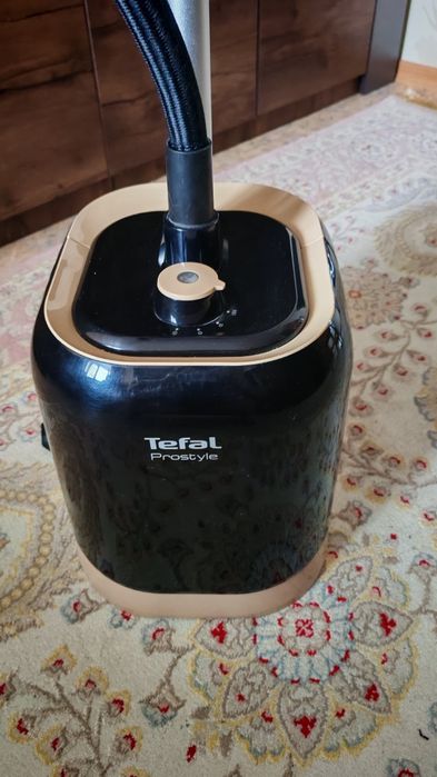 Продам отпариватель для одежды почти новая пользовались пару раз