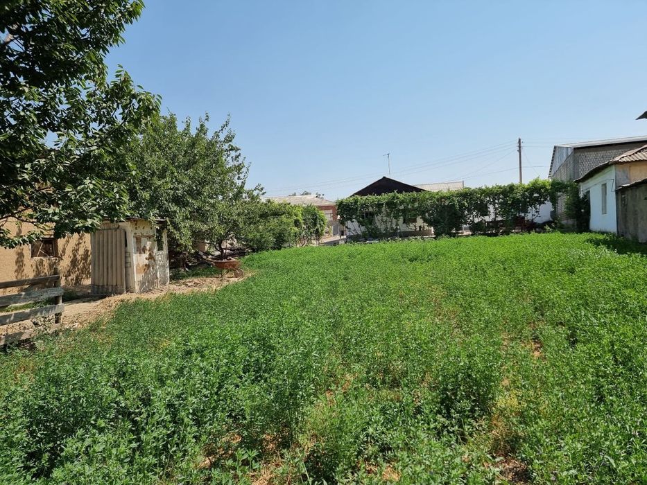 Уй сотилади Ўртачирчиқ туманида