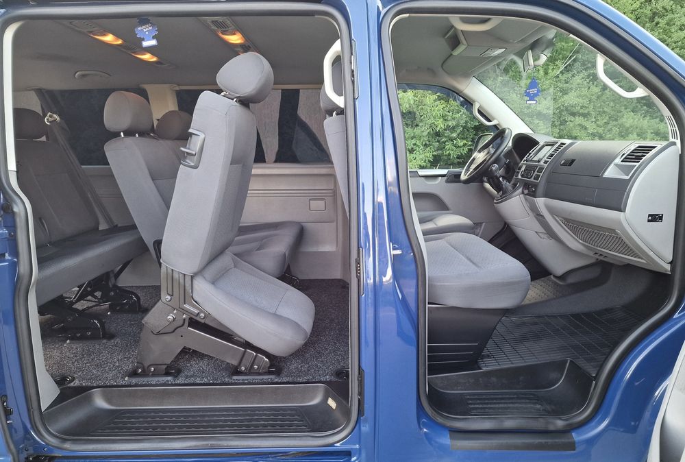 Volkswagen Caravelle T5 T6 2.0 TDI  2014 Extra Lung 8+1 Locuri (Transporter vivaro vito custom)