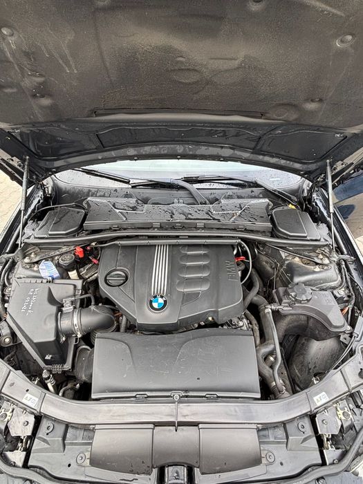 Vând BMW seria3 318d 2011