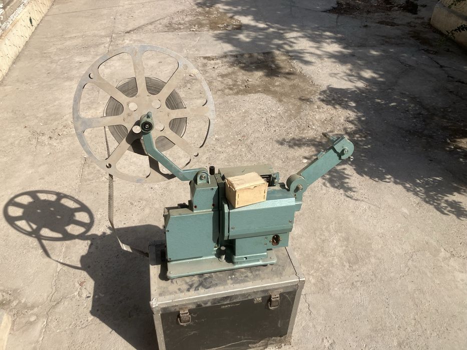 Проектор "Украина" 16 ммровая, полупрофессиональный проектор Украина