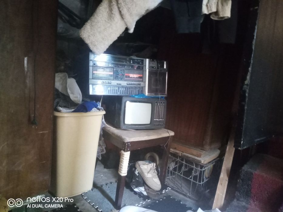 Магеитофон шарп и  телевизор