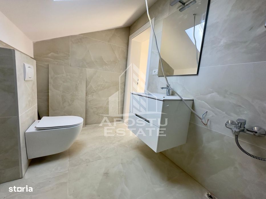 Penthouse cu 3 camere, 2 bai si dressing in spate la Lidl.