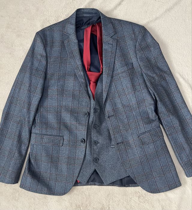 Costum de bărbați 3 piese și cravată