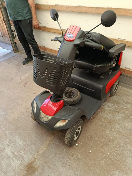 Scuter electric pt persoane cu dizabilitați