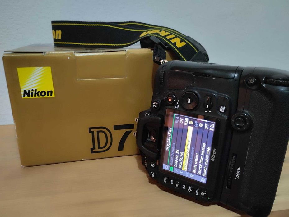 Aparat foto nikon D7000