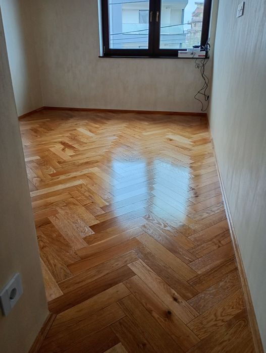 Raschetare reconditionare chituire  slefuire lacuire parchet  lemn masiv/Fara Praf