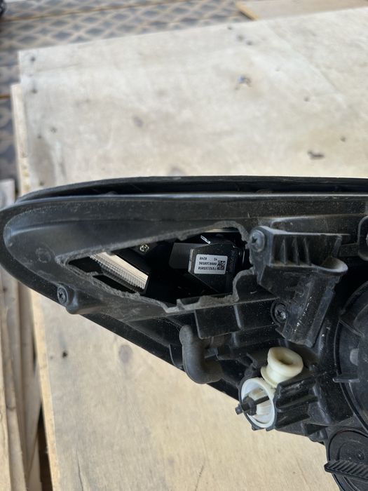 Фара передняя Kia K7