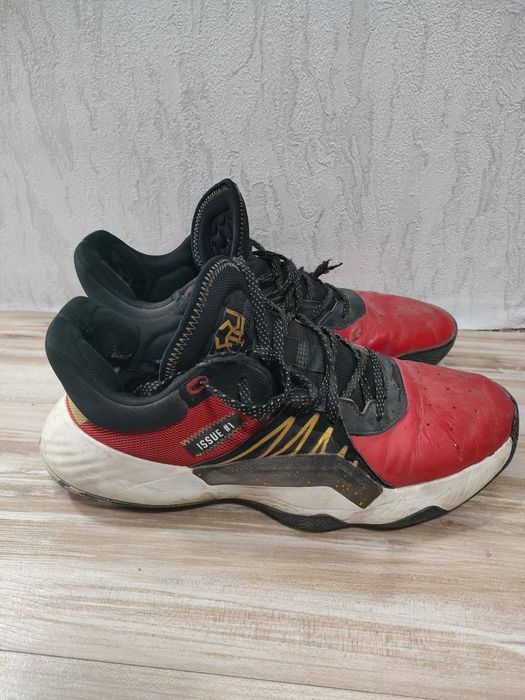 Баскетбольные кроссовки б/у  1 год