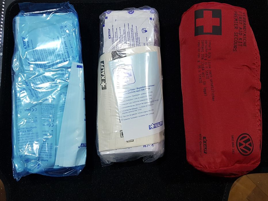 Чисто Нова Оригинална Аптечка от най-новия VW Passat!